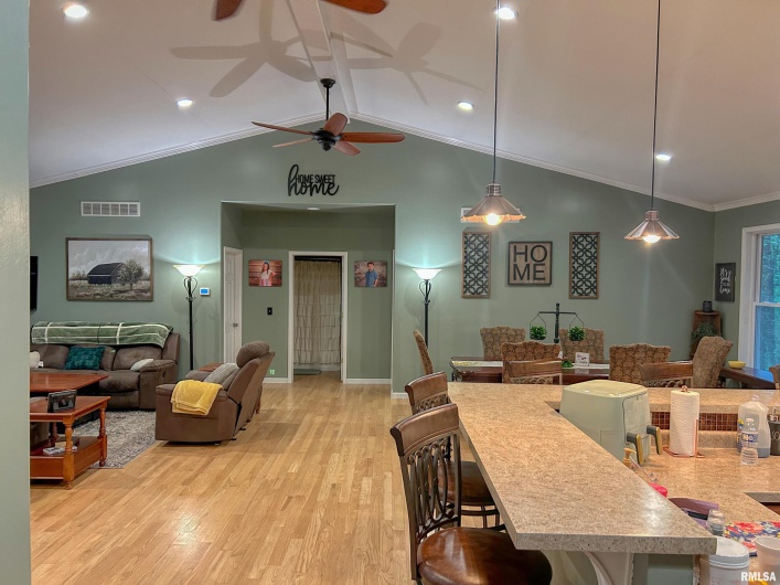 11 GLASFORD Road, Murphysboro, Illinois 62966, 4 Bedrooms Bedrooms, 0 ,3 BathroomsBathrooms,Residential,For Sale,GLASFORD,0,RMAEB460043