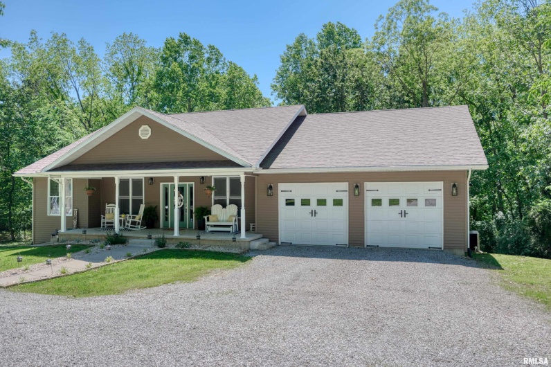 11 GLASFORD Road, Murphysboro, Illinois 62966, 4 Bedrooms Bedrooms, 0 ,3 BathroomsBathrooms,Residential,For Sale,GLASFORD,0,RMAEB460043