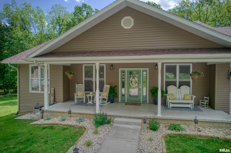 11 GLASFORD Road, Murphysboro, Illinois 62966, 4 Bedrooms Bedrooms, 0 ,3 BathroomsBathrooms,Residential,For Sale,GLASFORD,0,RMAEB460043