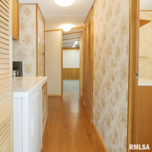 42 MAIN Street, Raleigh, Illinois 62977, 3 Bedrooms Bedrooms, 0 ,2 BathroomsBathrooms,Residential,For Sale,MAIN,0,RMAQC4268183