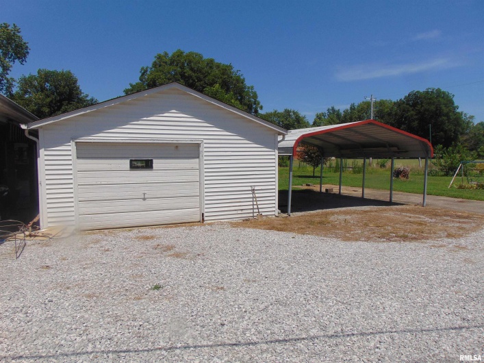 42 MAIN Street, Raleigh, Illinois 62977, 3 Bedrooms Bedrooms, 0 ,2 BathroomsBathrooms,Residential,For Sale,MAIN,0,RMAQC4268183