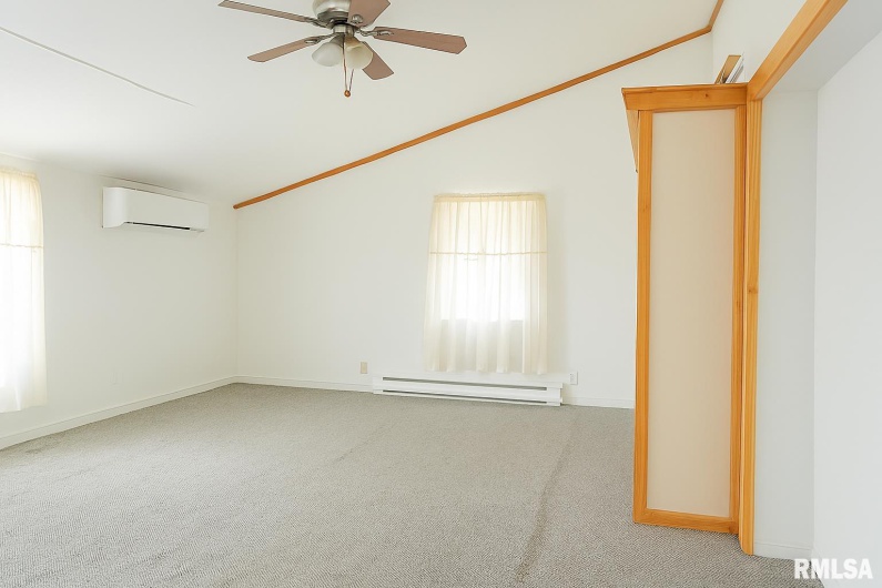42 MAIN Street, Raleigh, Illinois 62977, 3 Bedrooms Bedrooms, 0 ,2 BathroomsBathrooms,Residential,For Sale,MAIN,0,RMAQC4268183