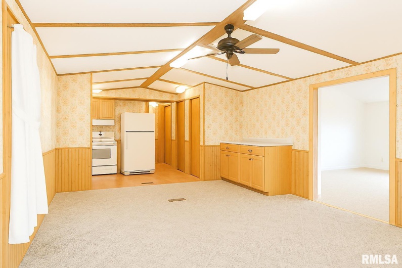 42 MAIN Street, Raleigh, Illinois 62977, 3 Bedrooms Bedrooms, 0 ,2 BathroomsBathrooms,Residential,For Sale,MAIN,0,RMAQC4268183