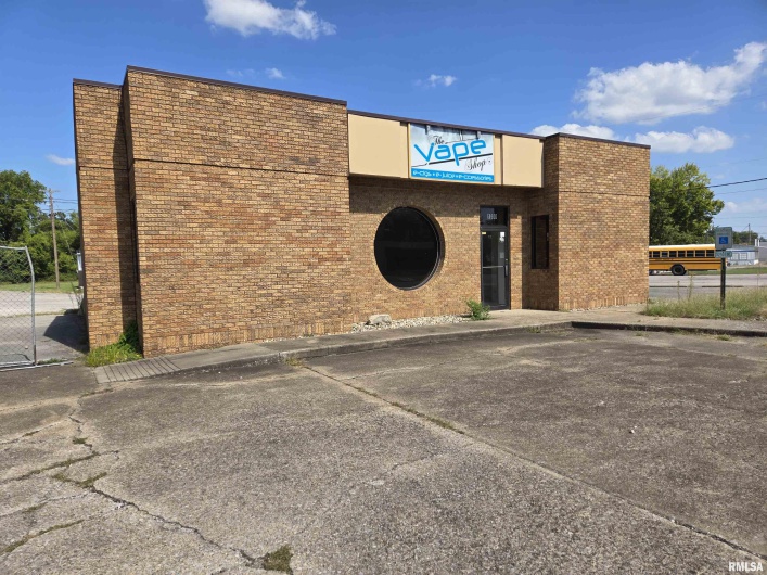 1300 MAIN Street, Carbondale, Illinois 62901, 0 , 0 ,0,Commercial Sale,For Sale,MAIN,0,RMAEB460047