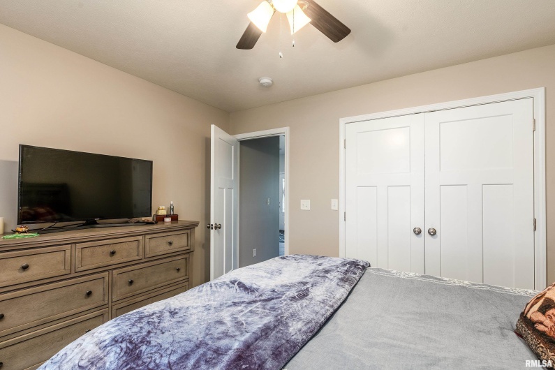 1806 Mulligan Drive Court, Marion, Illinois 62959, 3 Bedrooms Bedrooms, 0 ,2 BathroomsBathrooms,Residential,For Sale,Mulligan,0,RMAEB460046