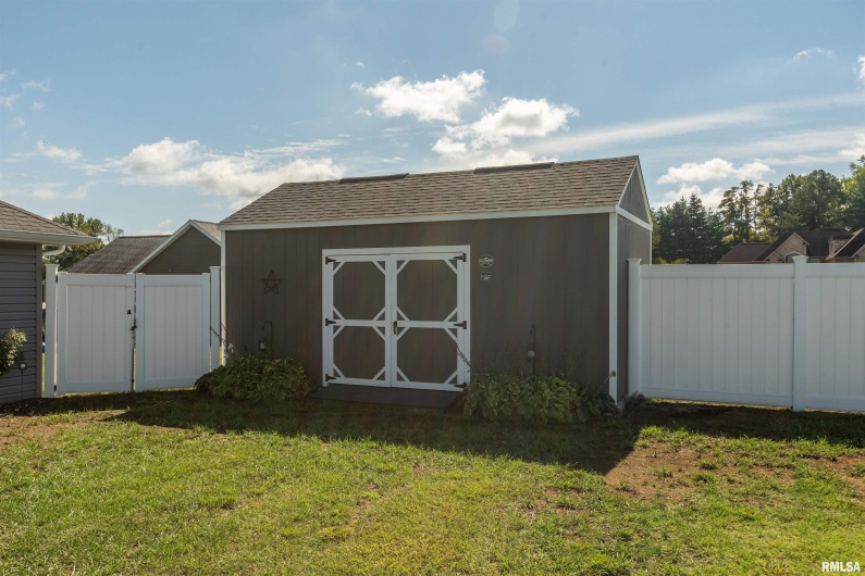 1806 Mulligan Drive Court, Marion, Illinois 62959, 3 Bedrooms Bedrooms, 0 ,2 BathroomsBathrooms,Residential,For Sale,Mulligan,0,RMAEB460046