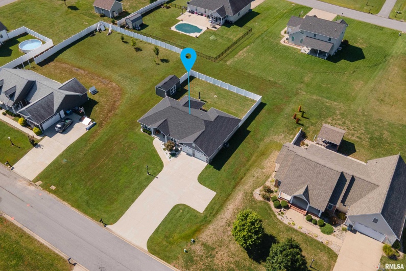 1806 Mulligan Drive Court, Marion, Illinois 62959, 3 Bedrooms Bedrooms, 0 ,2 BathroomsBathrooms,Residential,For Sale,Mulligan,0,RMAEB460046
