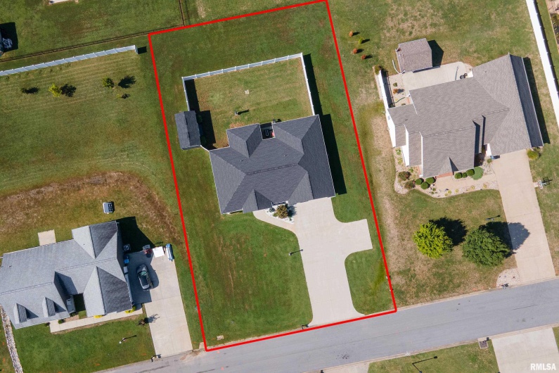 1806 Mulligan Drive Court, Marion, Illinois 62959, 3 Bedrooms Bedrooms, 0 ,2 BathroomsBathrooms,Residential,For Sale,Mulligan,0,RMAEB460046