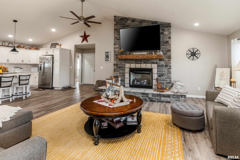 1806 Mulligan Drive Court, Marion, Illinois 62959, 3 Bedrooms Bedrooms, 0 ,2 BathroomsBathrooms,Residential,For Sale,Mulligan,0,RMAEB460046