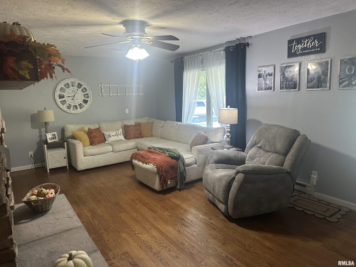 109 Delanor Drive, Carrier Mills, Illinois 62917, 3 Bedrooms Bedrooms, 0 ,2 BathroomsBathrooms,Residential,For Sale,Delanor,0,RMAEB460049