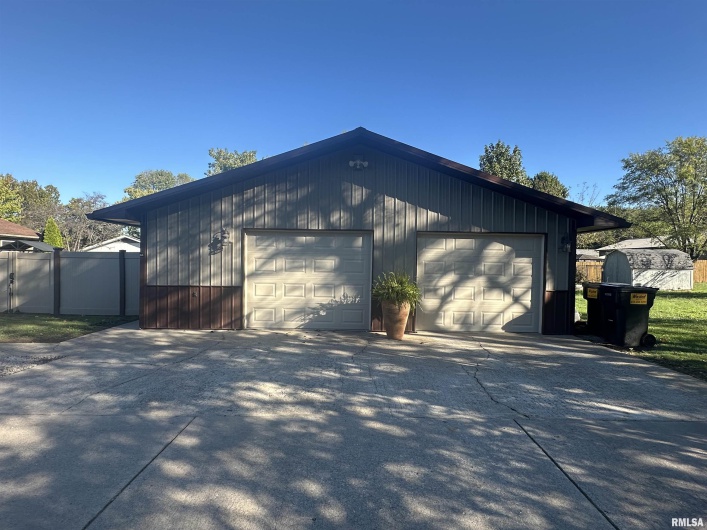 109 Delanor Drive, Carrier Mills, Illinois 62917, 3 Bedrooms Bedrooms, 0 ,2 BathroomsBathrooms,Residential,For Sale,Delanor,0,RMAEB460049