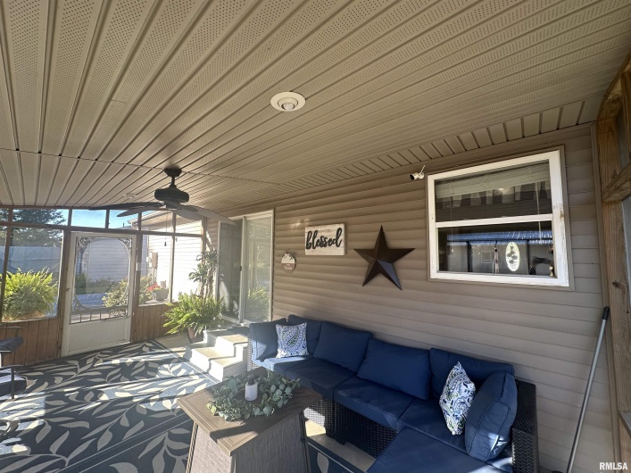 109 Delanor Drive, Carrier Mills, Illinois 62917, 3 Bedrooms Bedrooms, 0 ,2 BathroomsBathrooms,Residential,For Sale,Delanor,0,RMAEB460049