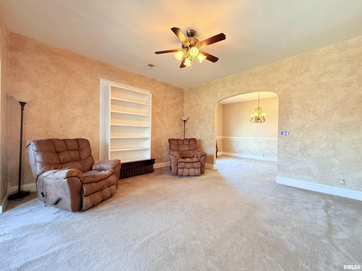 18 MILL Street, Harrisburg, Illinois 62946-1722, 3 Bedrooms Bedrooms, 0 ,1 BathroomBathrooms,Residential,For Sale,MILL,0,RMAEB460050