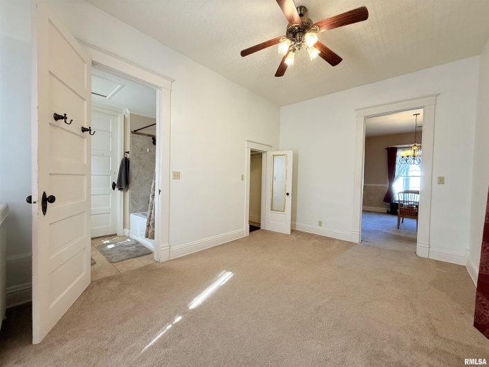 18 MILL Street, Harrisburg, Illinois 62946-1722, 3 Bedrooms Bedrooms, 0 ,1 BathroomBathrooms,Residential,For Sale,MILL,0,RMAEB460050