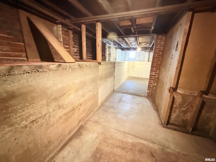 18 MILL Street, Harrisburg, Illinois 62946-1722, 3 Bedrooms Bedrooms, 0 ,1 BathroomBathrooms,Residential,For Sale,MILL,0,RMAEB460050