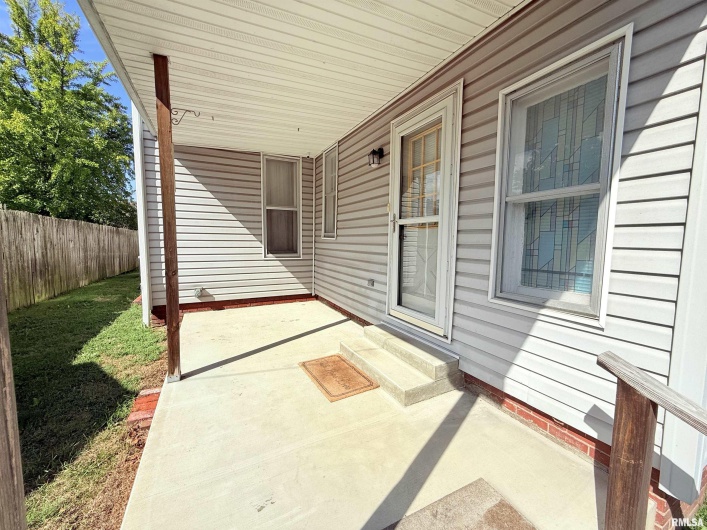18 MILL Street, Harrisburg, Illinois 62946-1722, 3 Bedrooms Bedrooms, 0 ,1 BathroomBathrooms,Residential,For Sale,MILL,0,RMAEB460050