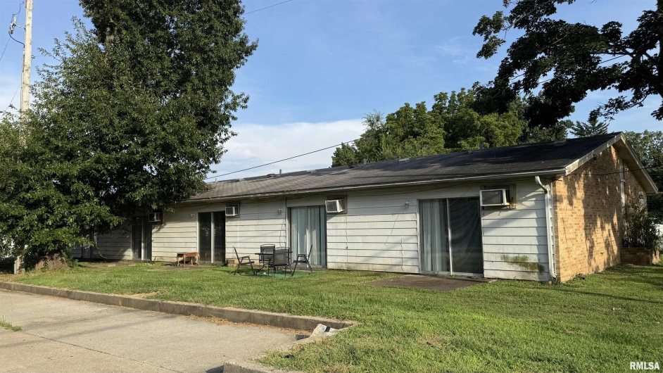 511 Rawlings Street, Carbondale, Illinois 62901, 0 , 0 ,0,Residential Income,For Sale,Rawlings,0,RMAQC4268189
