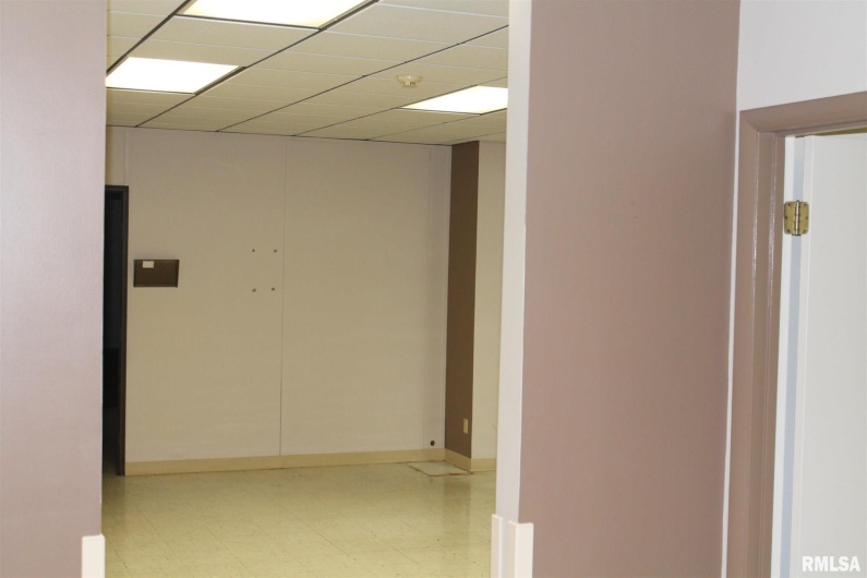 1308 MAIN Street, Carbondale, Illinois 62901, 0 , 0 ,0,Commercial Lease,For Sale,MAIN,0,RMAEB460048