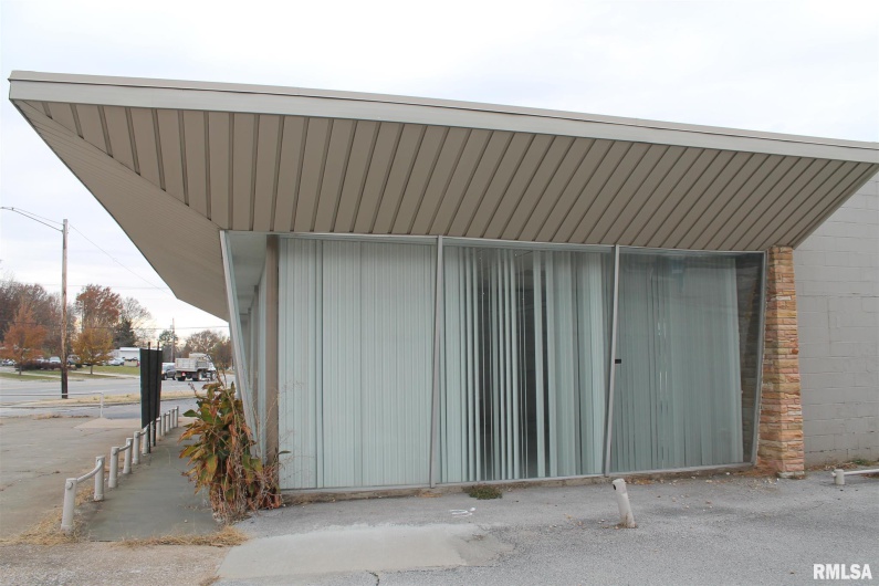 1308 MAIN Street, Carbondale, Illinois 62901, 0 , 0 ,0,Commercial Lease,For Sale,MAIN,0,RMAEB460048