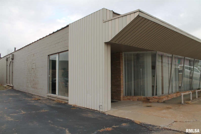 1308 MAIN Street, Carbondale, Illinois 62901, 0 , 0 ,0,Commercial Lease,For Sale,MAIN,0,RMAEB460048
