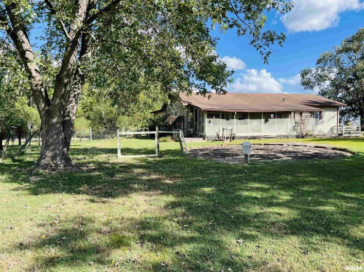 295 Country Acres Road, Eldorado, Illinois 62930-3461, 3 Bedrooms Bedrooms, 0 ,2 BathroomsBathrooms,Residential,For Sale,Country Acres,0,RMAEB460052