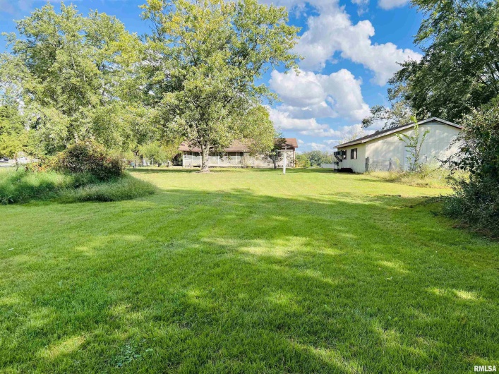 295 Country Acres Road, Eldorado, Illinois 62930-3461, 3 Bedrooms Bedrooms, 0 ,2 BathroomsBathrooms,Residential,For Sale,Country Acres,0,RMAEB460052