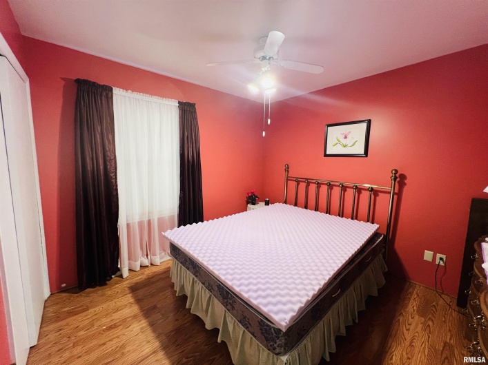 295 Country Acres Road, Eldorado, Illinois 62930-3461, 3 Bedrooms Bedrooms, 0 ,2 BathroomsBathrooms,Residential,For Sale,Country Acres,0,RMAEB460052