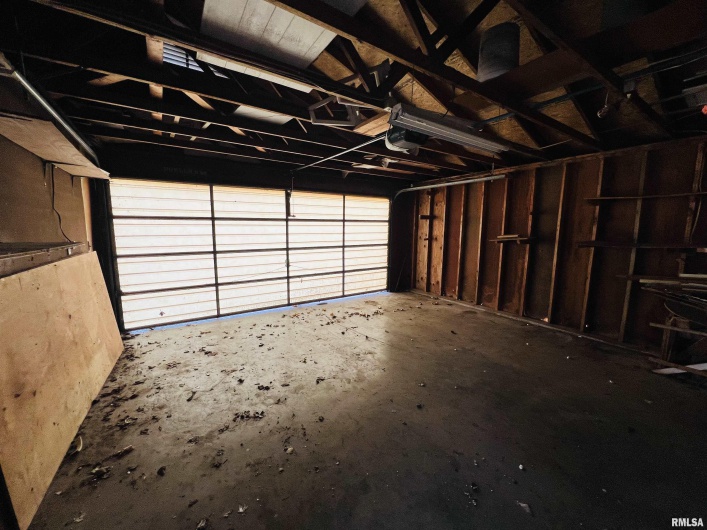 295 Country Acres Road, Eldorado, Illinois 62930-3461, 3 Bedrooms Bedrooms, 0 ,2 BathroomsBathrooms,Residential,For Sale,Country Acres,0,RMAEB460052