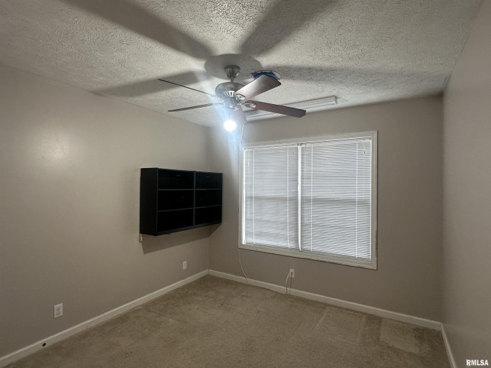 2020 Creekwood Drive, Carbondale, Illinois 62901, 3 Bedrooms Bedrooms, 0 ,2 BathroomsBathrooms,Residential,For Sale,Creekwood,0,RMAEB460053