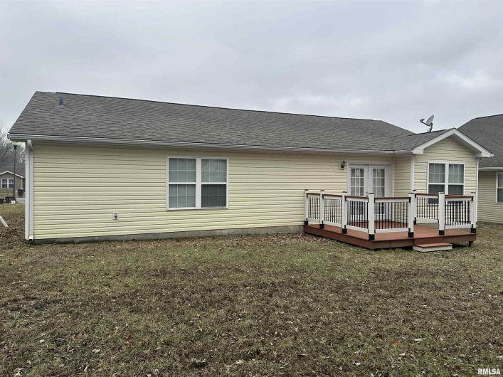 2020 Creekwood Drive, Carbondale, Illinois 62901, 3 Bedrooms Bedrooms, 0 ,2 BathroomsBathrooms,Residential,For Sale,Creekwood,0,RMAEB460053