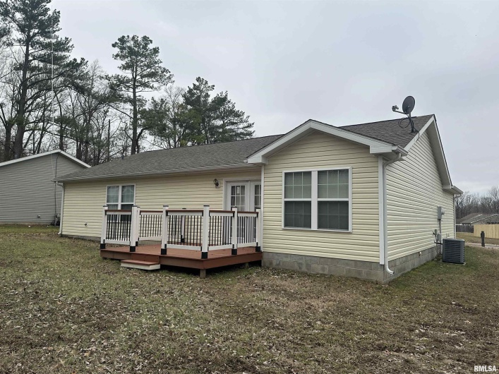 2020 Creekwood Drive, Carbondale, Illinois 62901, 3 Bedrooms Bedrooms, 0 ,2 BathroomsBathrooms,Residential,For Sale,Creekwood,0,RMAEB460053