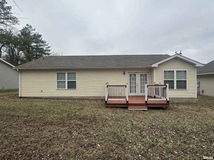 2020 Creekwood Drive, Carbondale, Illinois 62901, 3 Bedrooms Bedrooms, 0 ,2 BathroomsBathrooms,Residential,For Sale,Creekwood,0,RMAEB460053