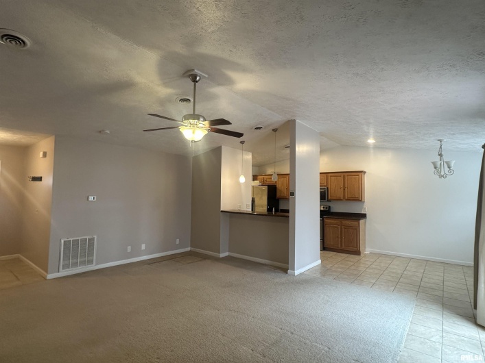2020 Creekwood Drive, Carbondale, Illinois 62901, 3 Bedrooms Bedrooms, 0 ,2 BathroomsBathrooms,Residential,For Sale,Creekwood,0,RMAEB460053
