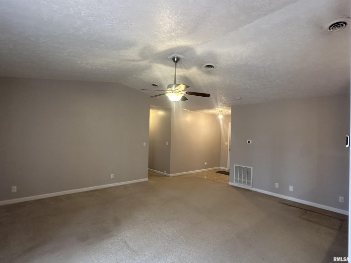 2020 Creekwood Drive, Carbondale, Illinois 62901, 3 Bedrooms Bedrooms, 0 ,2 BathroomsBathrooms,Residential,For Sale,Creekwood,0,RMAEB460053