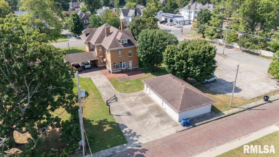 216 POPLAR Street, Harrisburg, Illinois 62946, 4 Bedrooms Bedrooms, 0 ,2 BathroomsBathrooms,Residential,For Sale,POPLAR,0,RMAEB459910