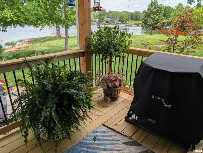 11952 LAGUNA Drive, Marion, Illinois 62959, 3 Bedrooms Bedrooms, 0 ,3 BathroomsBathrooms,Residential,For Sale,LAGUNA,0,RMAQC4268200
