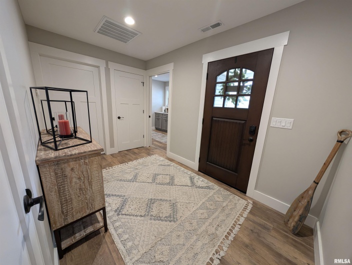 11952 LAGUNA Drive, Marion, Illinois 62959, 3 Bedrooms Bedrooms, 0 ,3 BathroomsBathrooms,Residential,For Sale,LAGUNA,0,RMAQC4268200