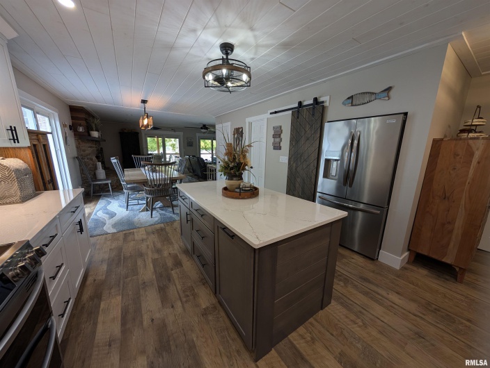 11952 LAGUNA Drive, Marion, Illinois 62959, 3 Bedrooms Bedrooms, 0 ,3 BathroomsBathrooms,Residential,For Sale,LAGUNA,0,RMAQC4268200
