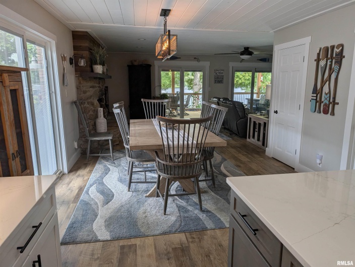 11952 LAGUNA Drive, Marion, Illinois 62959, 3 Bedrooms Bedrooms, 0 ,3 BathroomsBathrooms,Residential,For Sale,LAGUNA,0,RMAQC4268200