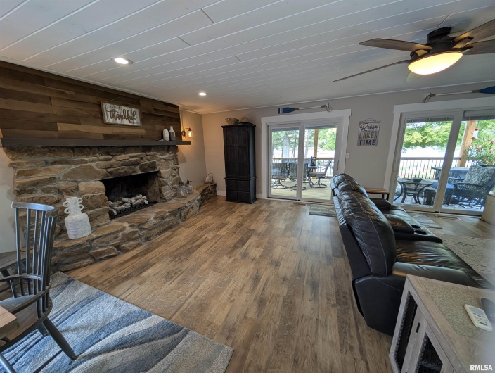 11952 LAGUNA Drive, Marion, Illinois 62959, 3 Bedrooms Bedrooms, 0 ,3 BathroomsBathrooms,Residential,For Sale,LAGUNA,0,RMAQC4268200