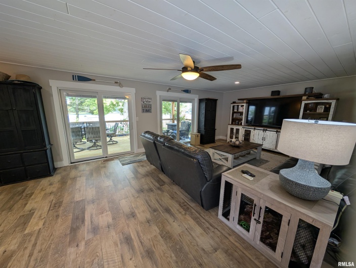 11952 LAGUNA Drive, Marion, Illinois 62959, 3 Bedrooms Bedrooms, 0 ,3 BathroomsBathrooms,Residential,For Sale,LAGUNA,0,RMAQC4268200