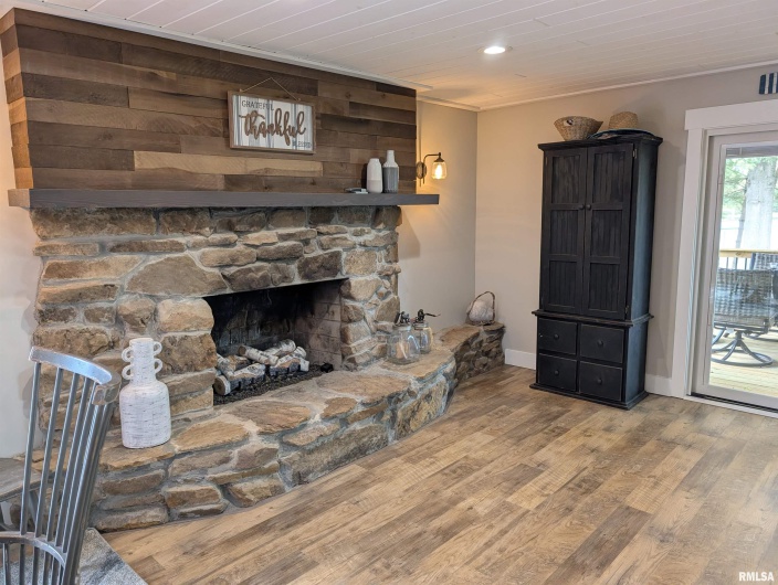 11952 LAGUNA Drive, Marion, Illinois 62959, 3 Bedrooms Bedrooms, 0 ,3 BathroomsBathrooms,Residential,For Sale,LAGUNA,0,RMAQC4268200
