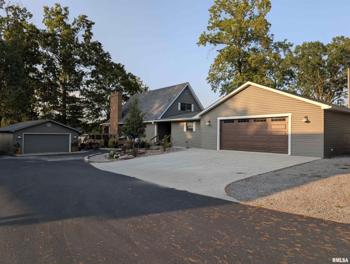 11952 LAGUNA Drive, Marion, Illinois 62959, 3 Bedrooms Bedrooms, 0 ,3 BathroomsBathrooms,Residential,For Sale,LAGUNA,0,RMAQC4268200