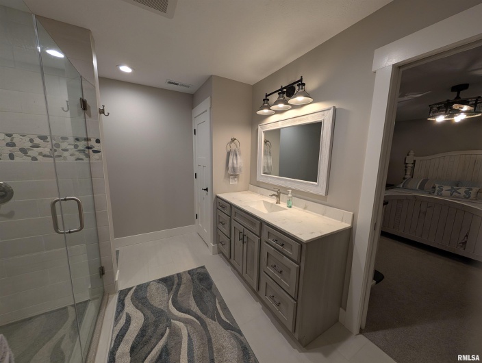 11952 LAGUNA Drive, Marion, Illinois 62959, 3 Bedrooms Bedrooms, 0 ,3 BathroomsBathrooms,Residential,For Sale,LAGUNA,0,RMAQC4268200