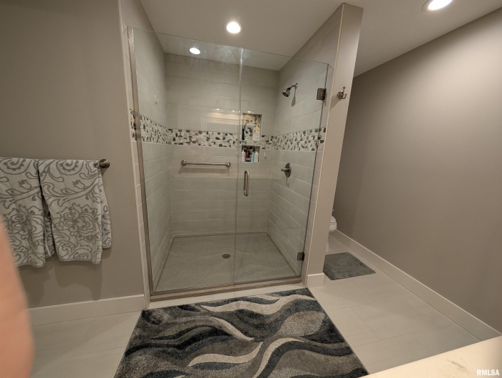 11952 LAGUNA Drive, Marion, Illinois 62959, 3 Bedrooms Bedrooms, 0 ,3 BathroomsBathrooms,Residential,For Sale,LAGUNA,0,RMAQC4268200