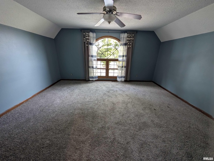 11952 LAGUNA Drive, Marion, Illinois 62959, 3 Bedrooms Bedrooms, 0 ,3 BathroomsBathrooms,Residential,For Sale,LAGUNA,0,RMAQC4268200