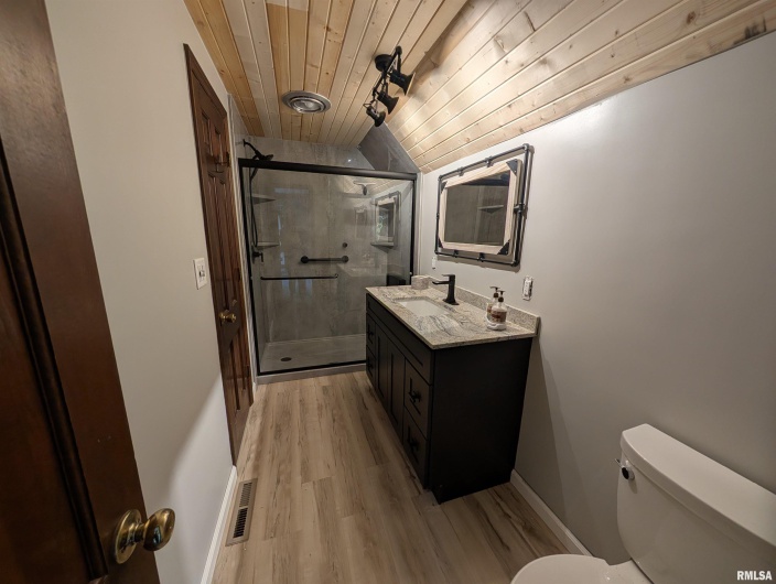 11952 LAGUNA Drive, Marion, Illinois 62959, 3 Bedrooms Bedrooms, 0 ,3 BathroomsBathrooms,Residential,For Sale,LAGUNA,0,RMAQC4268200