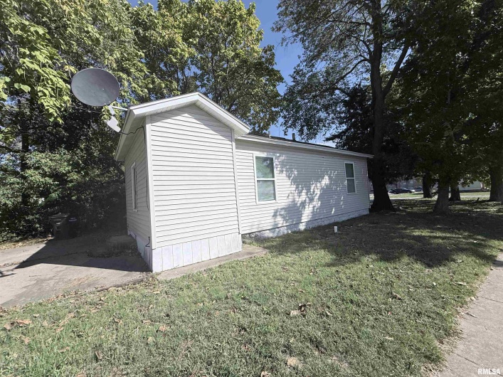 615 LOGAN Avenue A, Carbondale, Illinois 62901, 0 , 0 ,0,Residential Income,For Sale,LOGAN,0,RMAEB460057