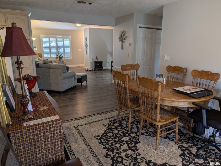 3211 CHEROKEE Drive, Marion, Illinois 62959, 2 Bedrooms Bedrooms, 0 ,2 BathroomsBathrooms,Residential,For Sale,CHEROKEE,0,RMAQC4268202