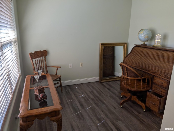 3211 CHEROKEE Drive, Marion, Illinois 62959, 2 Bedrooms Bedrooms, 0 ,2 BathroomsBathrooms,Residential,For Sale,CHEROKEE,0,RMAQC4268202